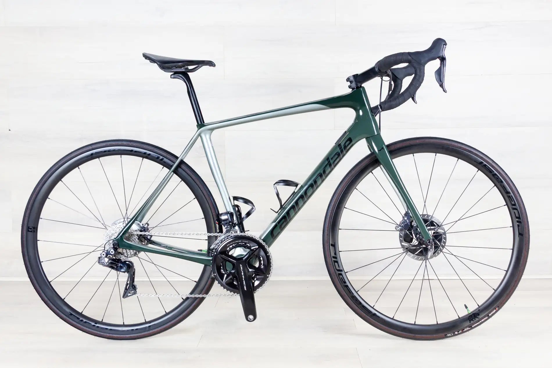2019 Cannondale Synapse Hi-Mod Disc RED eTap Vulcan Green / 54