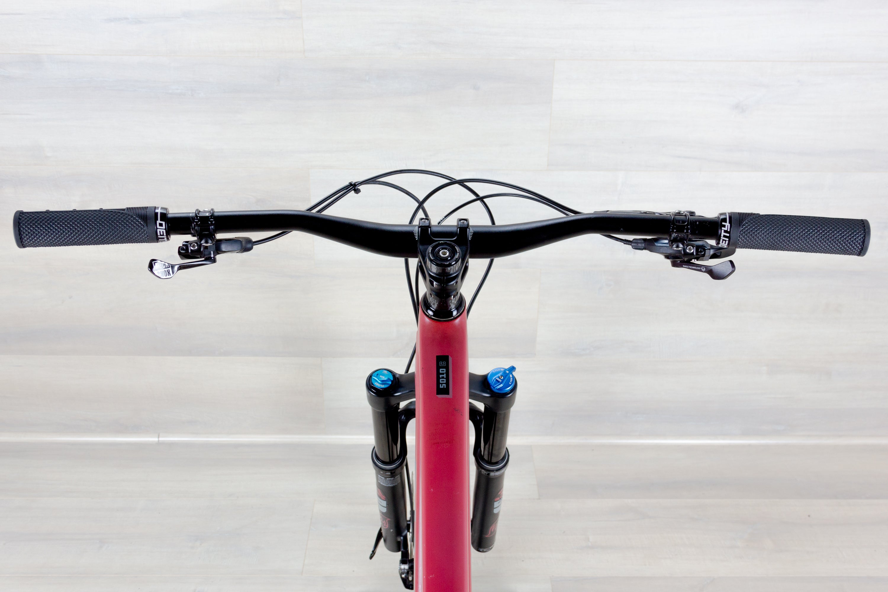 Santa Cruz 5010 C - 2021, Large