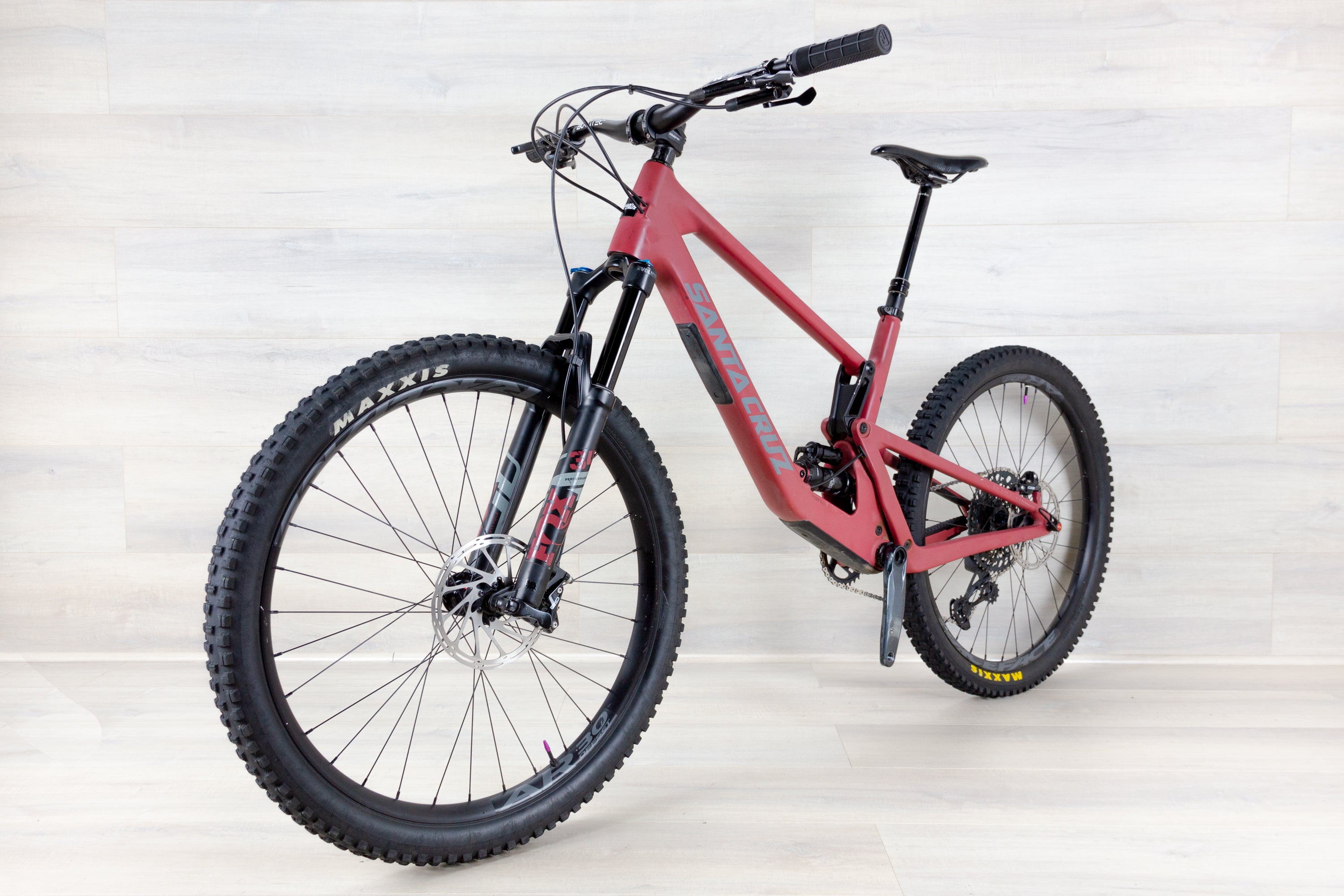 Santa Cruz 5010 C - 2021, Large