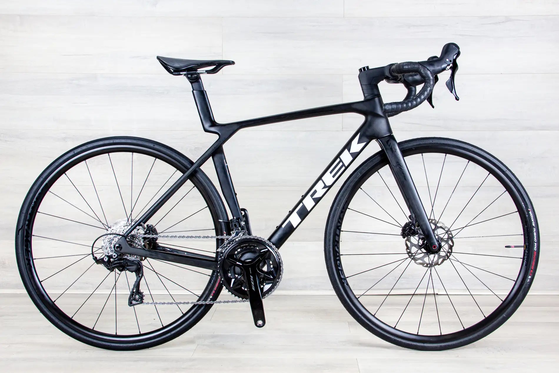 【Trek:Madone SL5 Gen 8】 Mサイズ Trek Madone SL5 Gen 8 - 2025, Medium/54 cm – Lebel Bicycles
