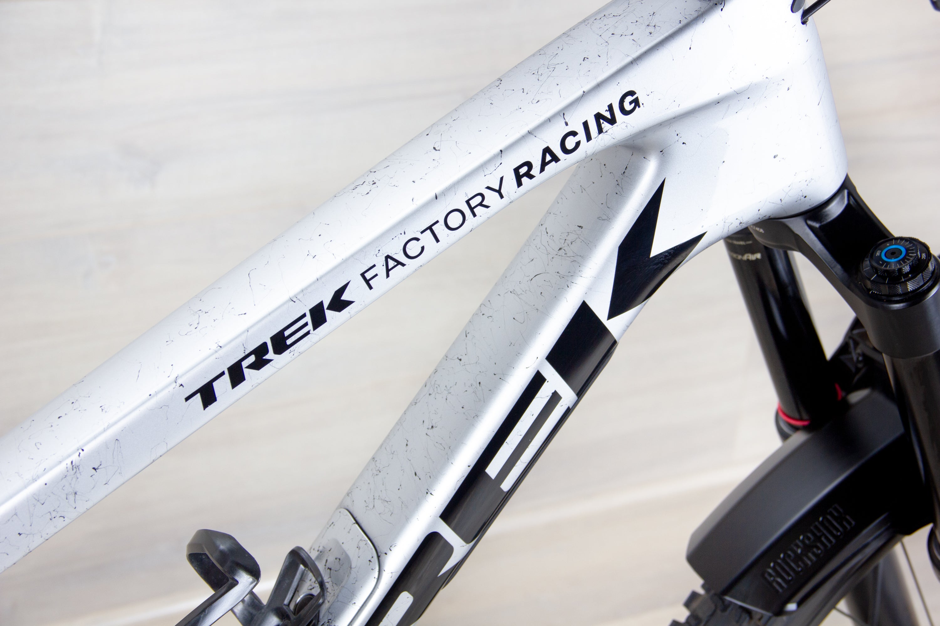 Trek Slash 9.8 Gen 6 - 2024, X-Large
