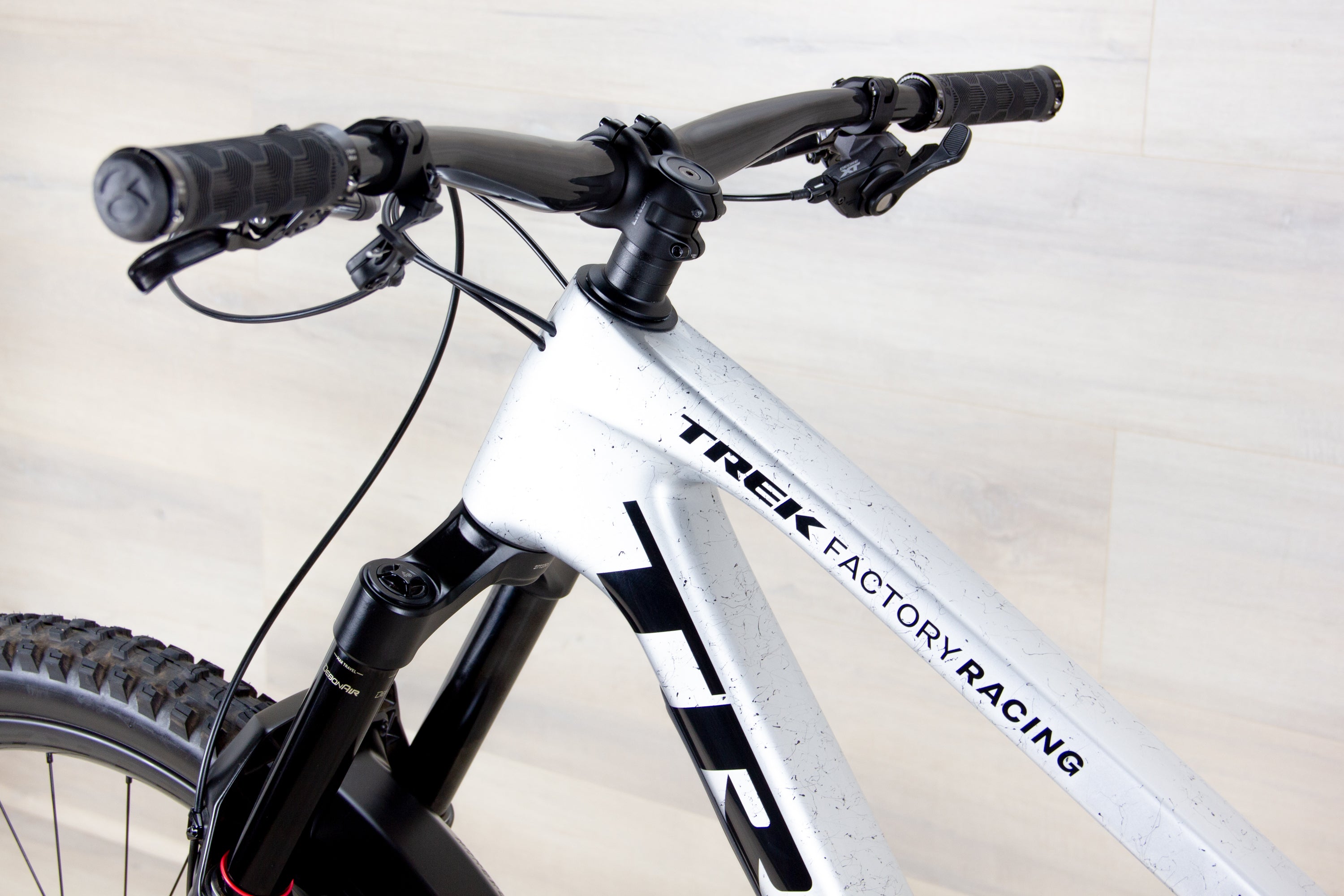 Trek Slash 9.8 Gen 6 - 2024, X-Large