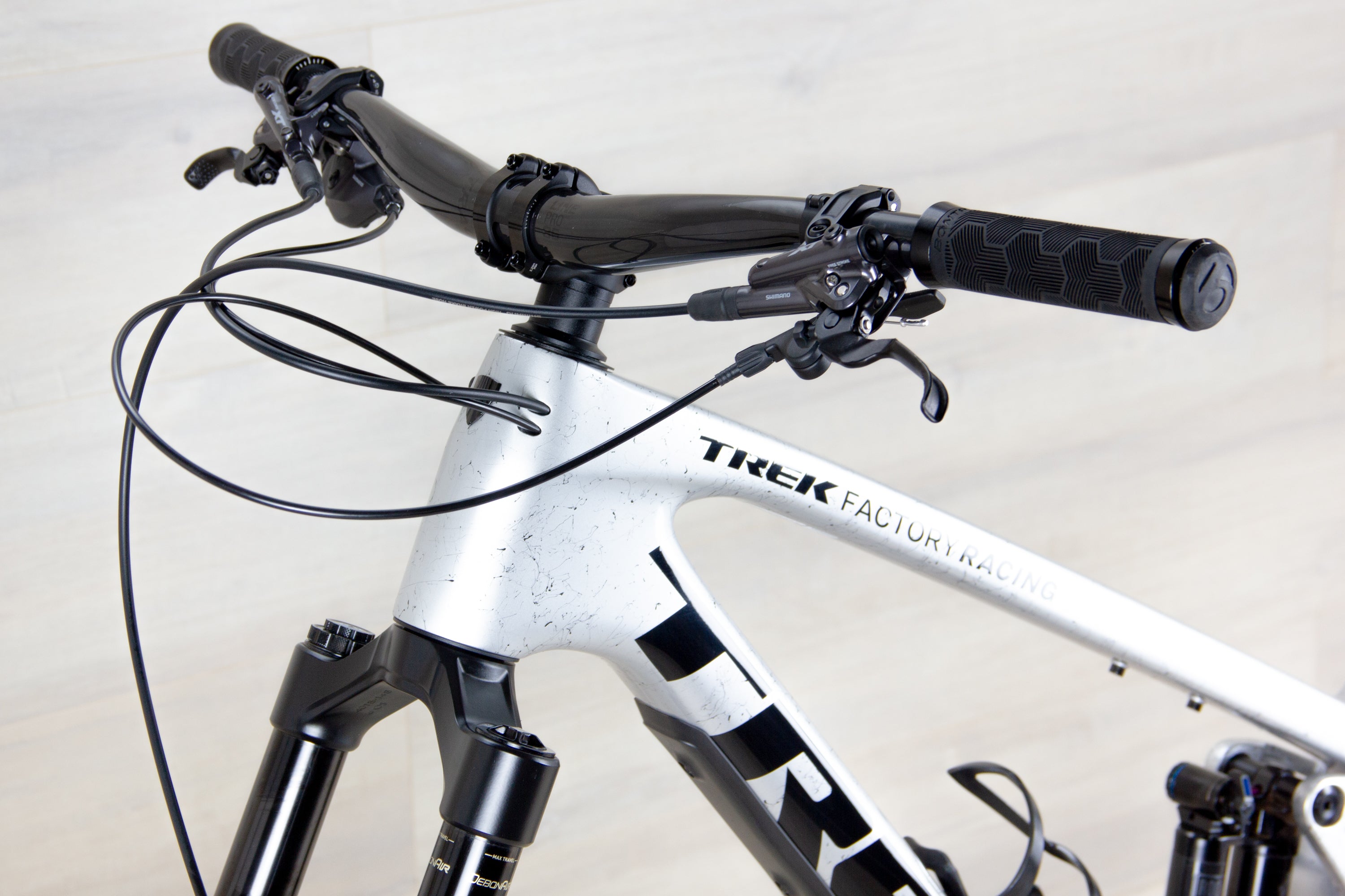 Trek Slash 9.8 Gen 6 - 2024, X-Large