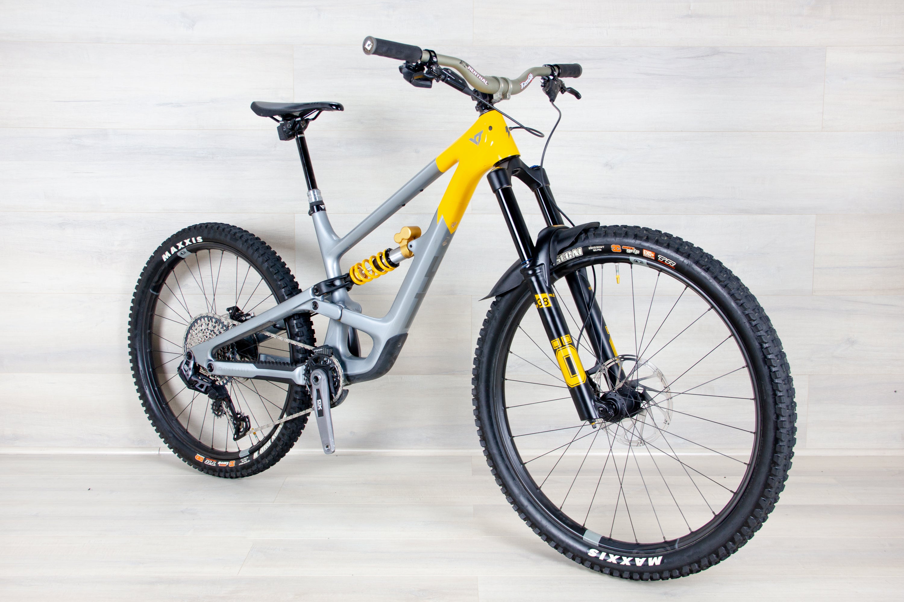 YT Capra MX Uncaged 11 CF - 2024, Medium