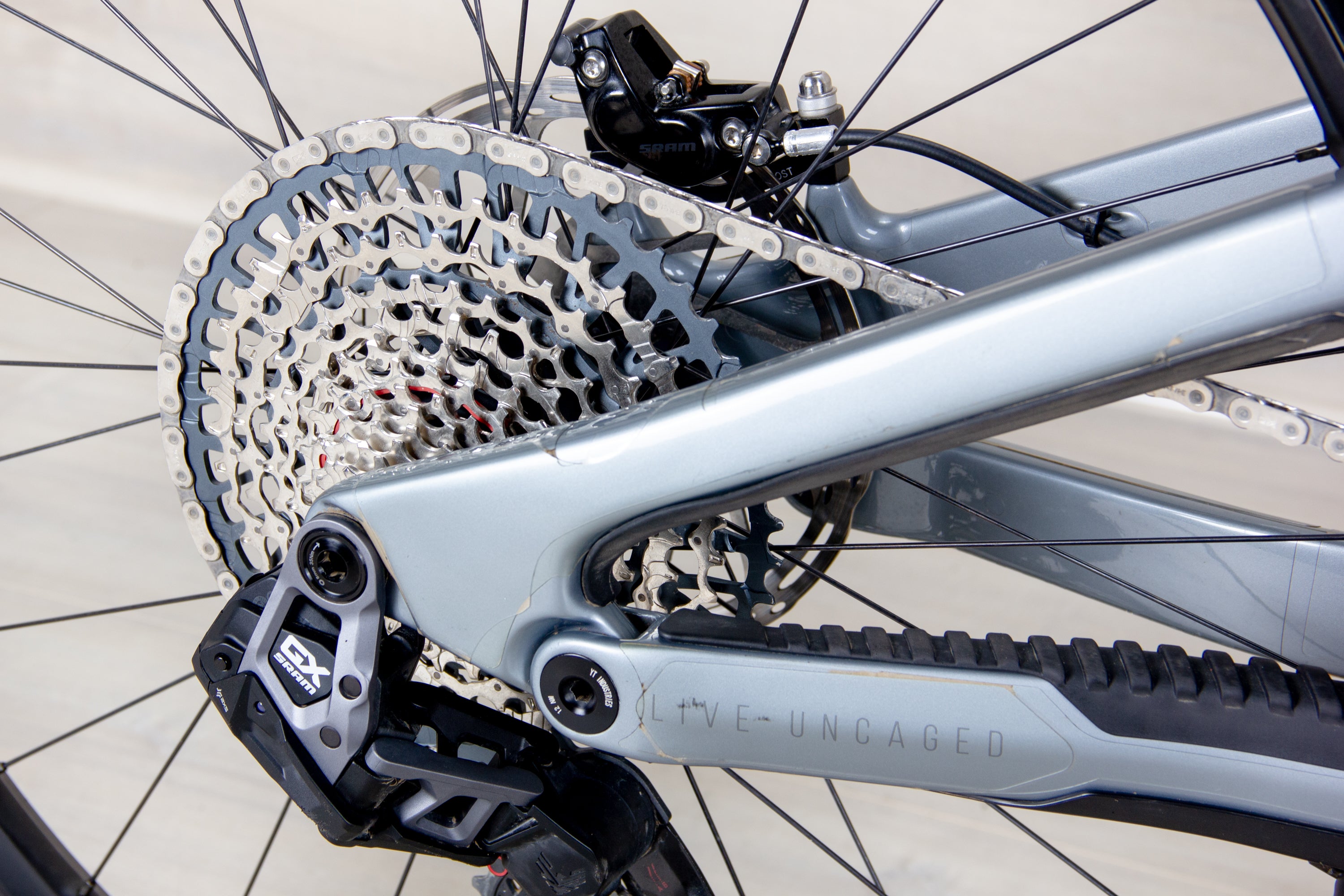 YT Capra MX Uncaged 11 CF - 2024, Medium