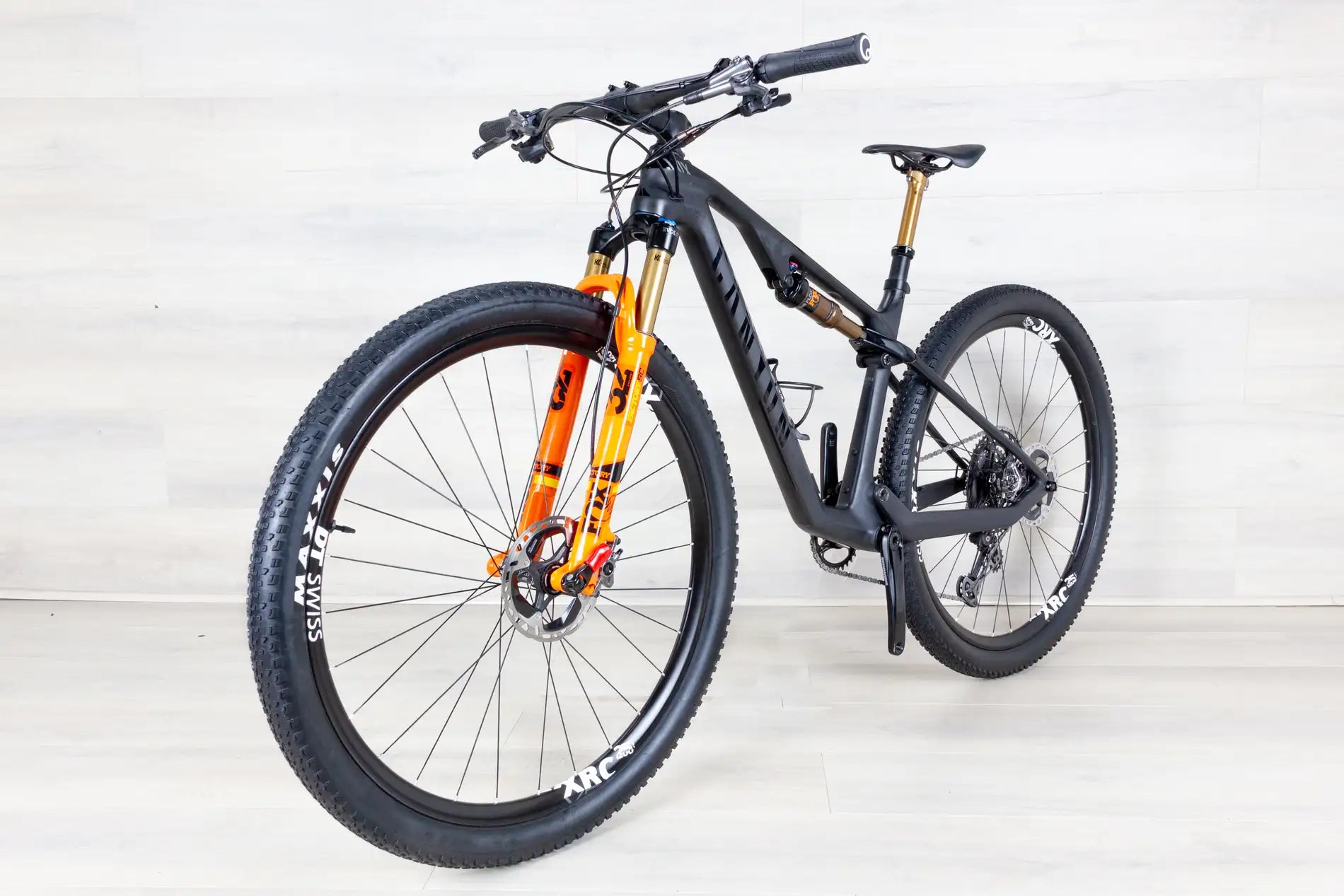 Canyon Lux CF SLX - 2021, Small