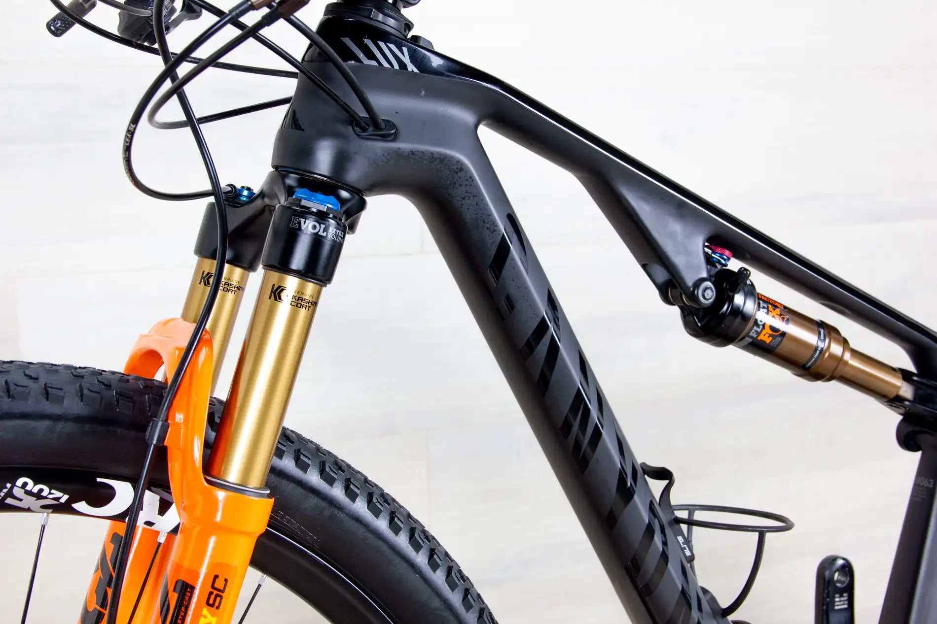 Canyon Lux CF SLX - 2021, Small