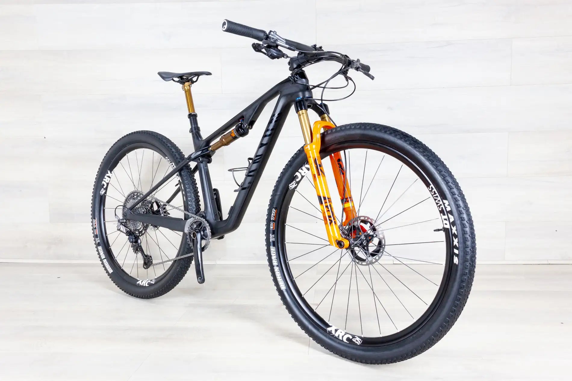 Canyon Lux CF SLX - 2021, Small