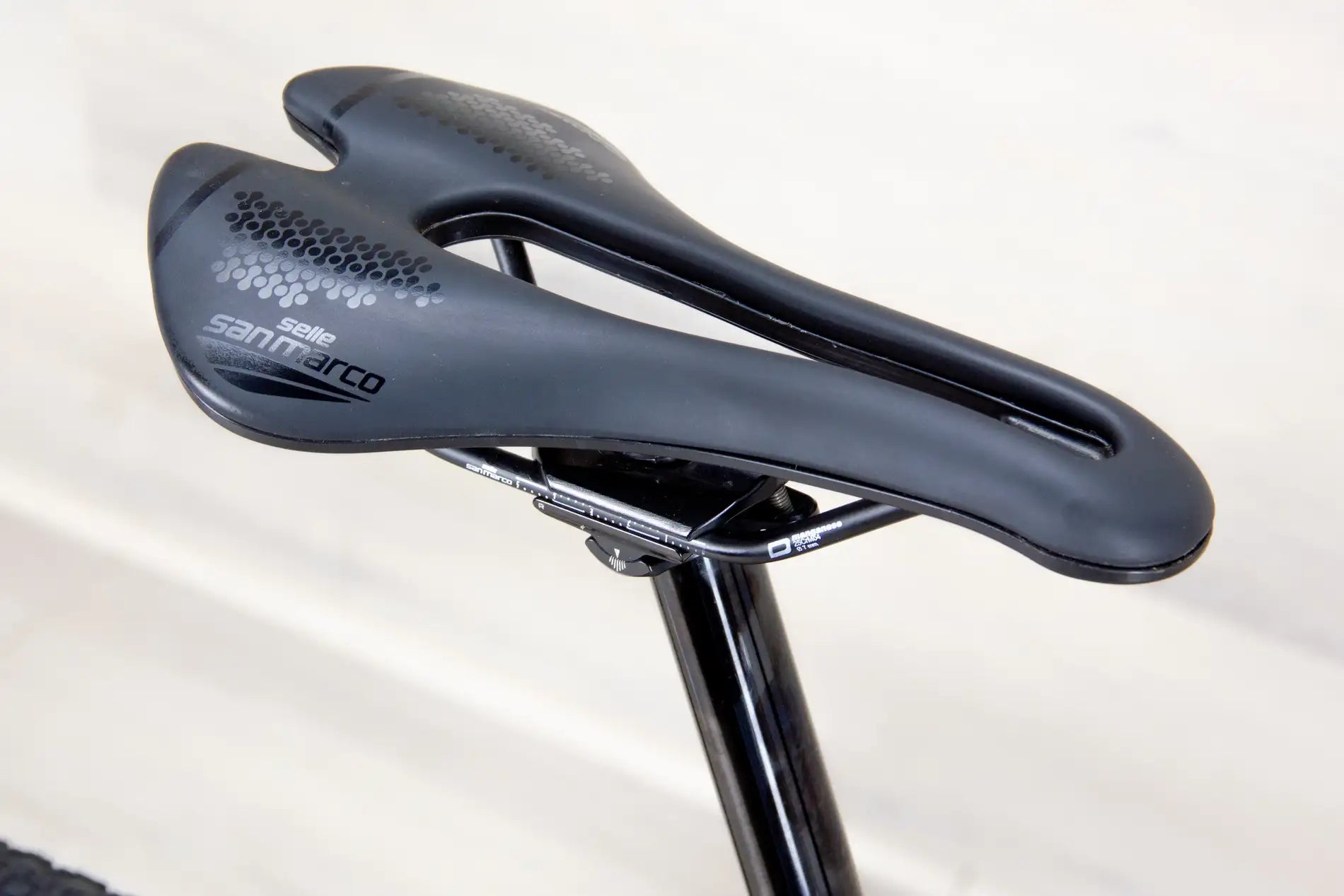 Giant Revolt Advanced PRO - 2023, Medium/54 cm