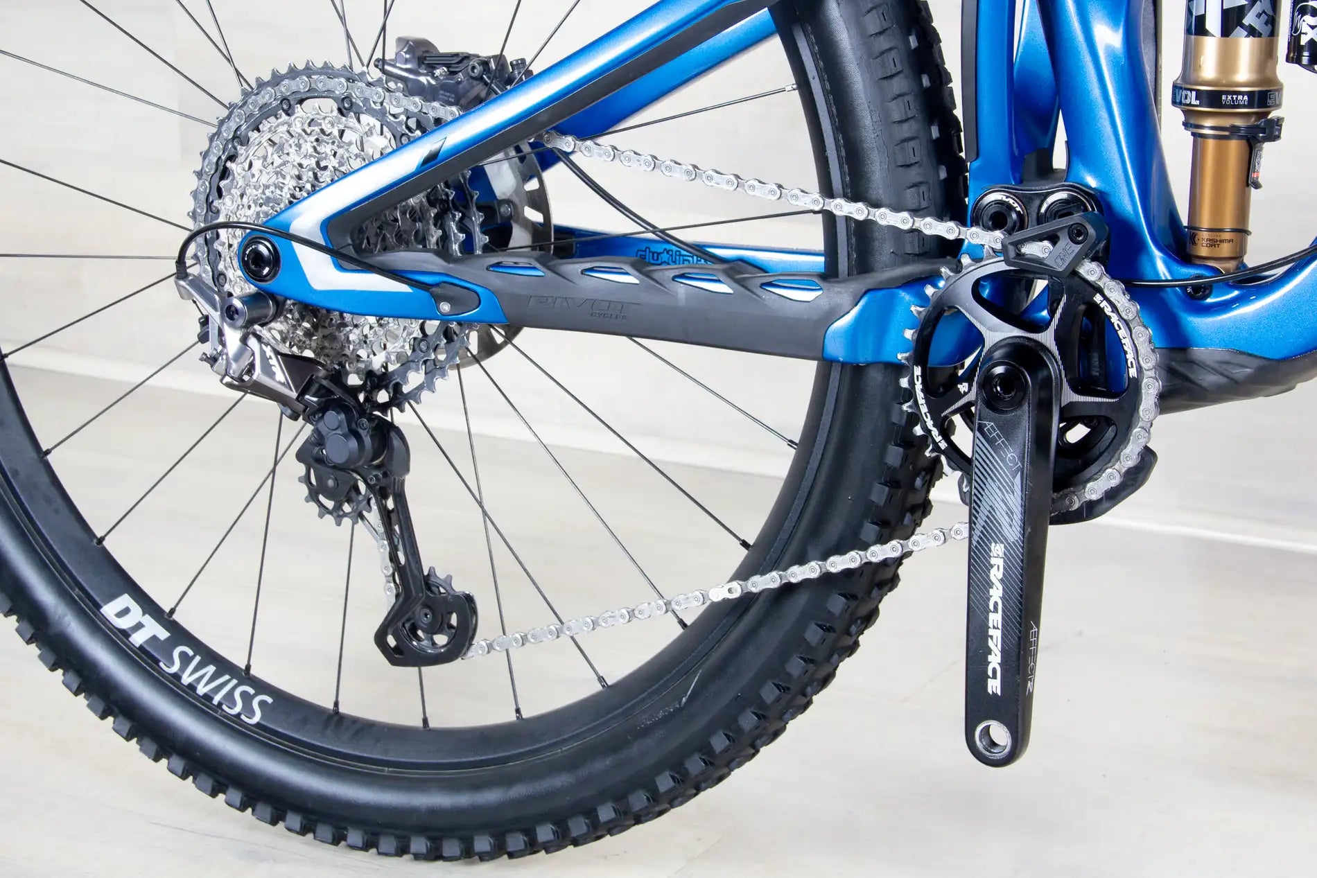 Pivot Switchblade Pro - 2024, Large