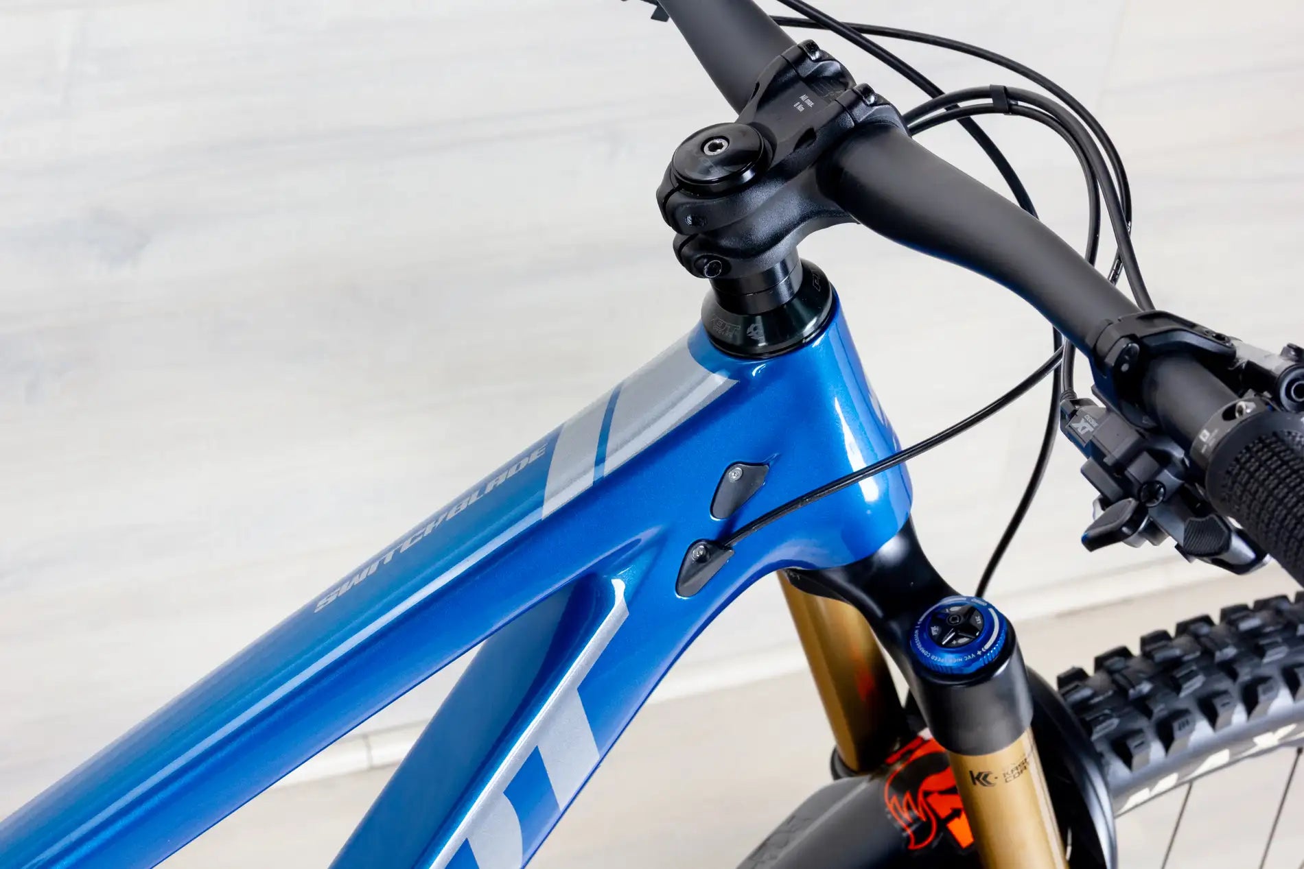 Pivot Switchblade Pro - 2024, Large