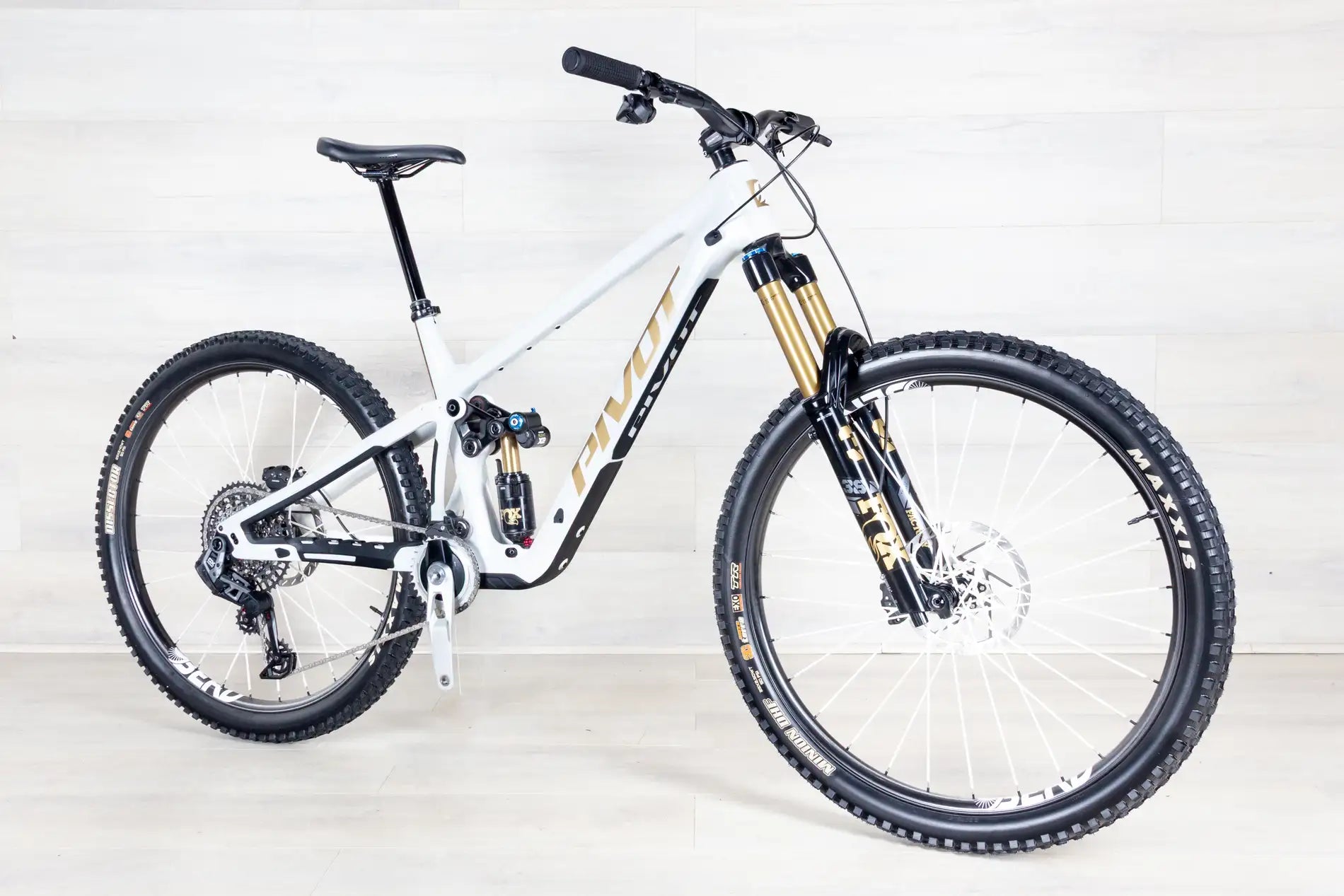 Pivot Firebird - 2025, Large