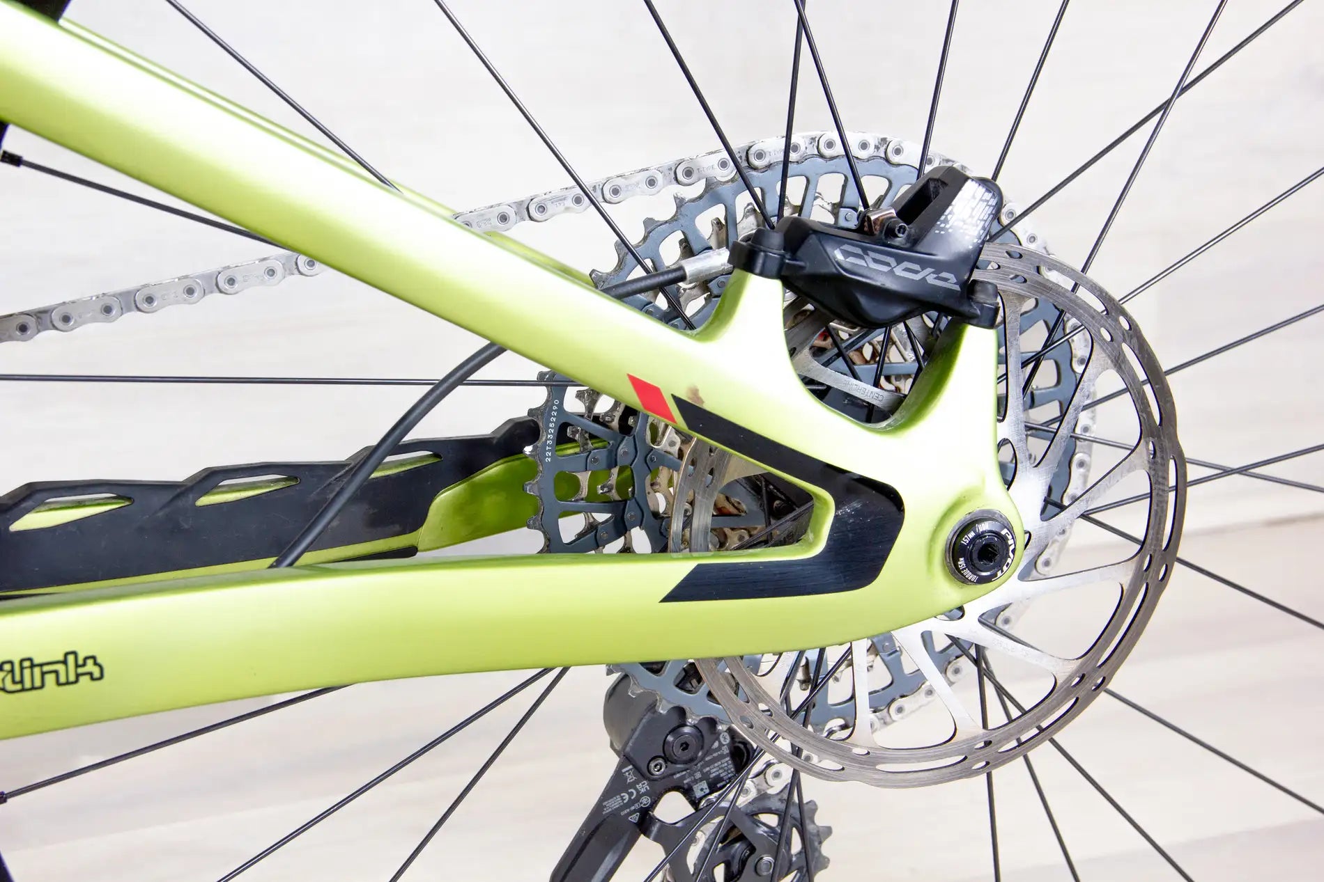 Pivot Switchblade - 2023, Large