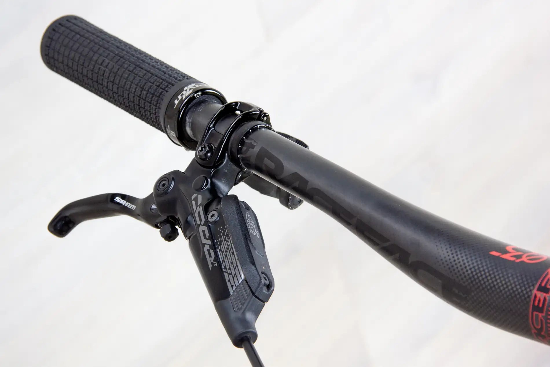 Pivot Switchblade - 2023, Large