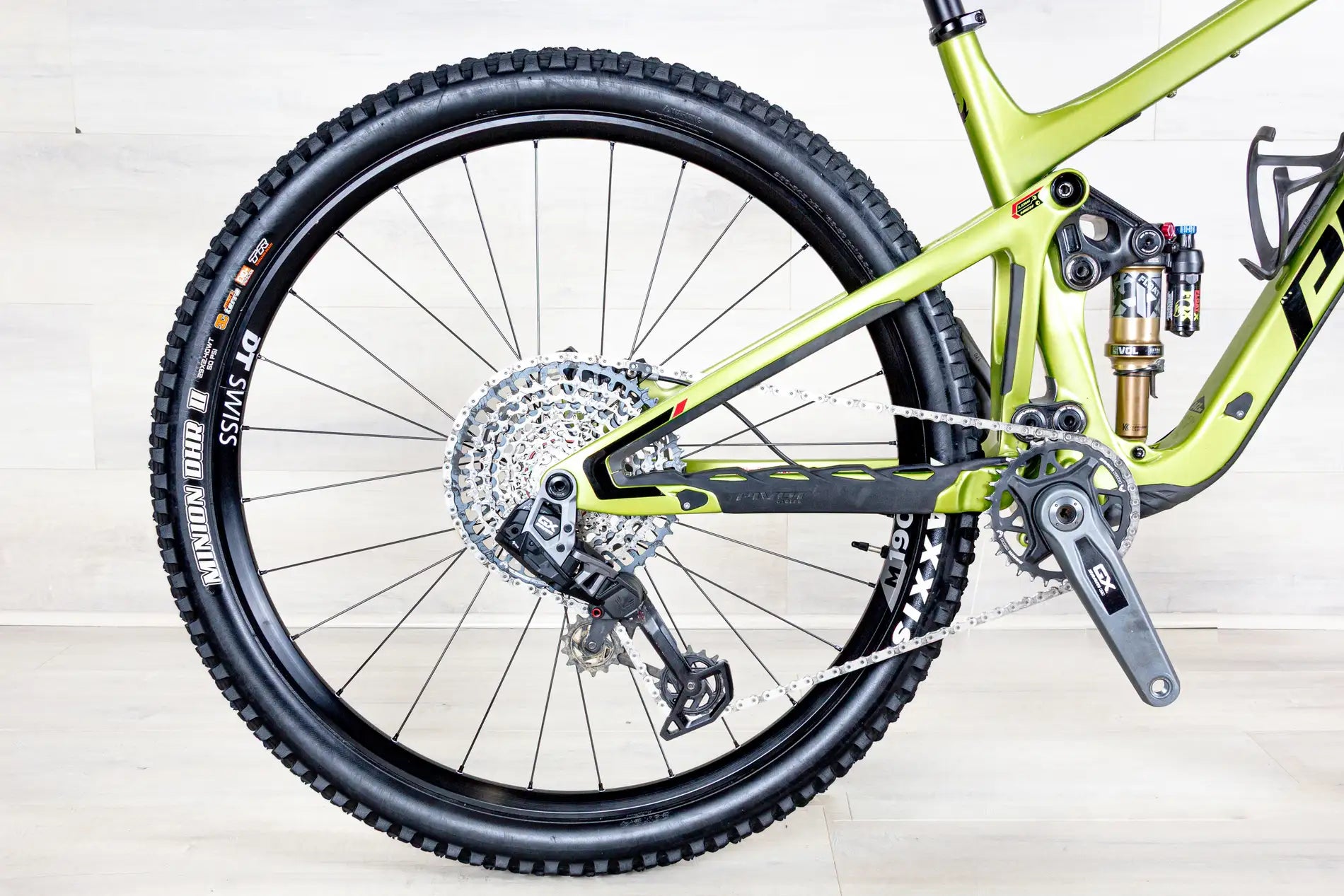 Pivot Switchblade - 2023, Large