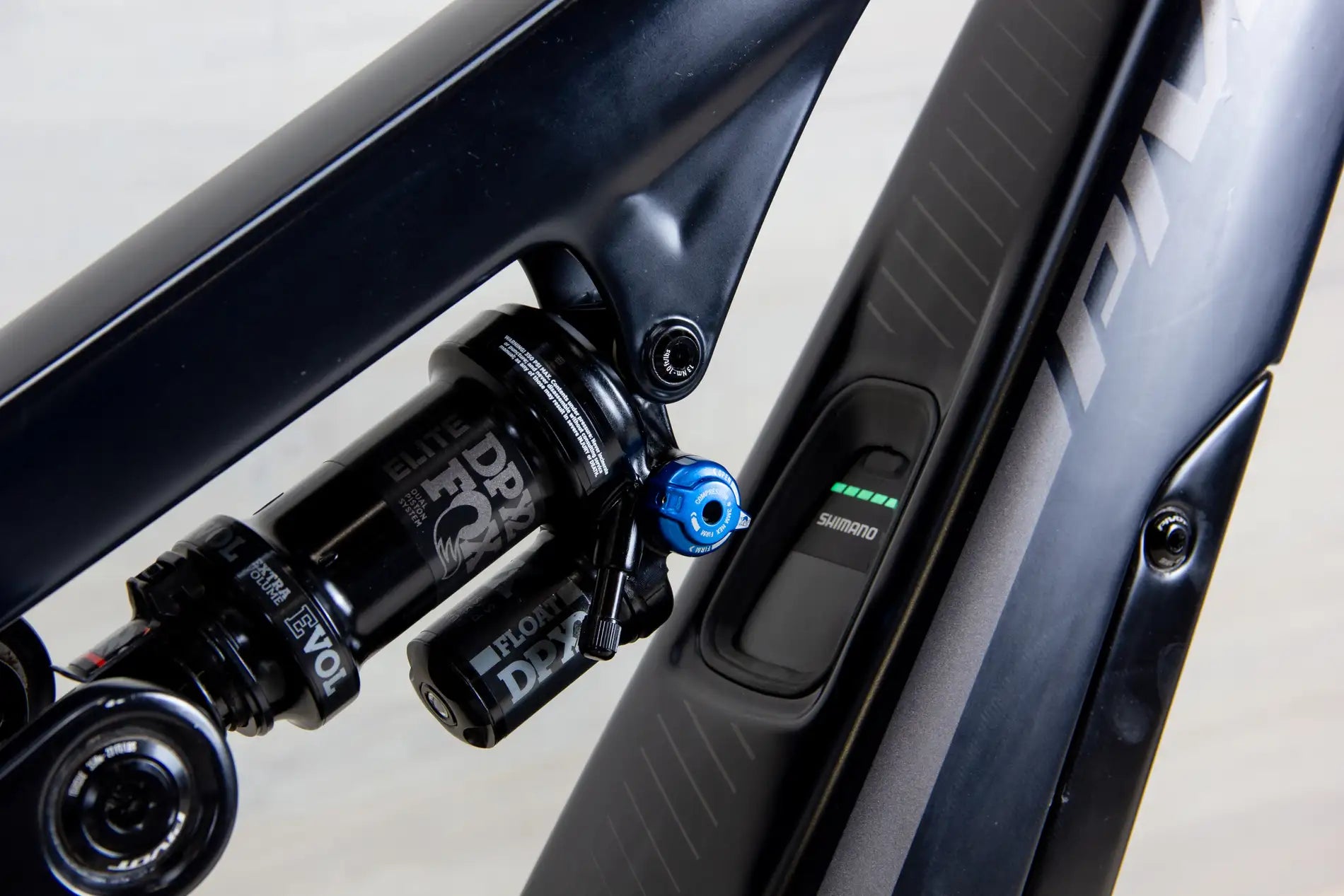 Pivot Shuttle - 2019, Medium