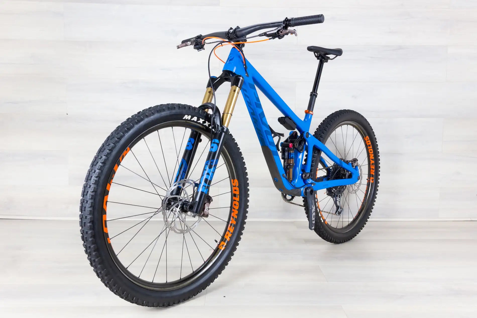Pivot Switchblade V2 - 2021, Medium
