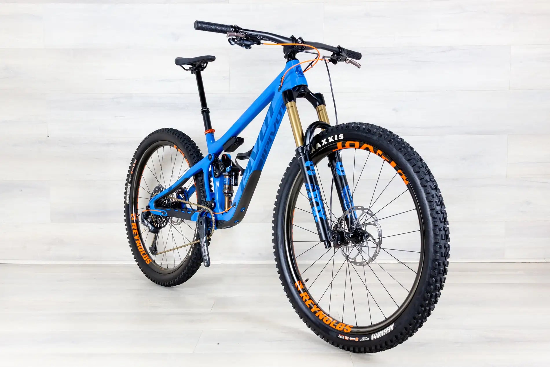 Pivot Switchblade V2 - 2021, Medium