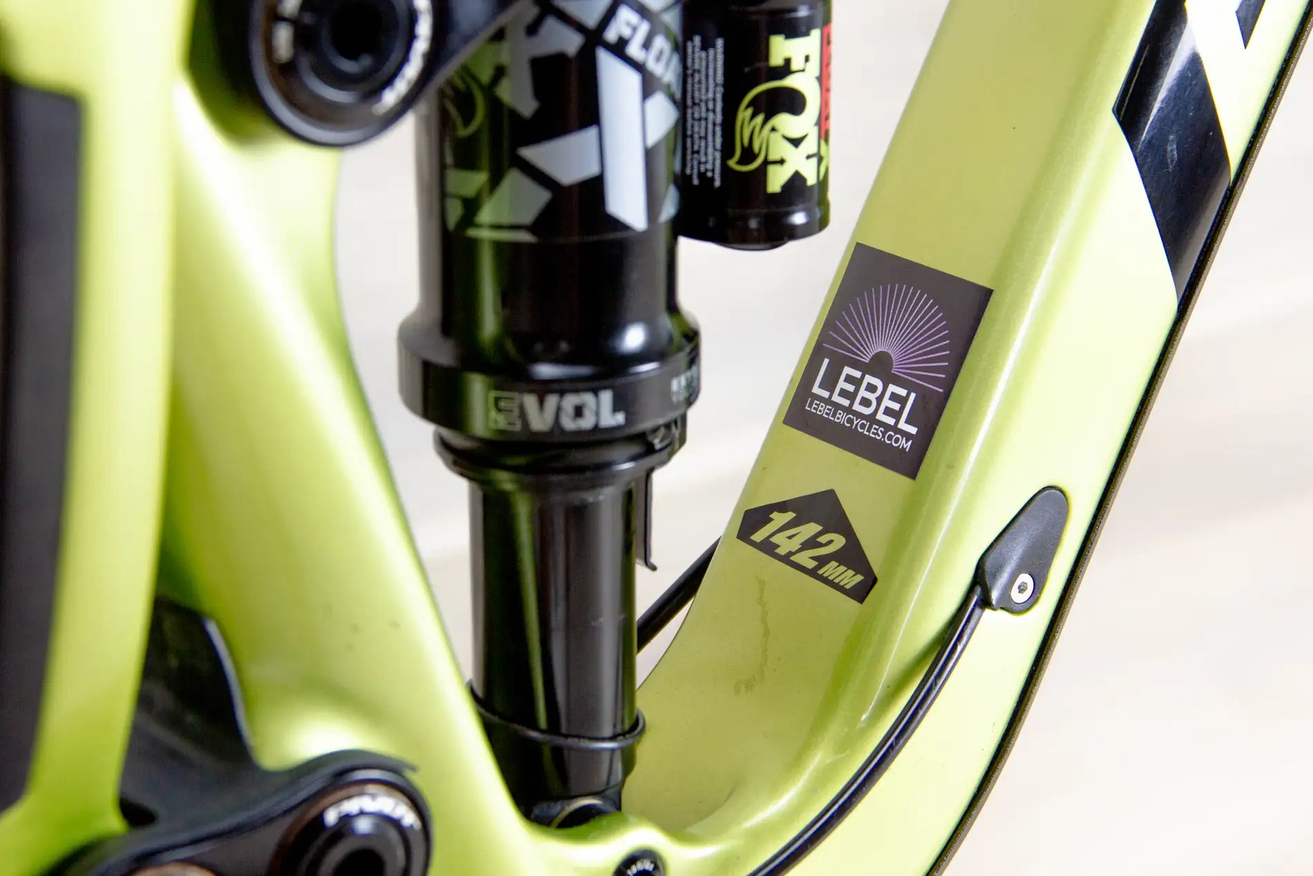 Pivot Switchblade Race - 2022, Medium