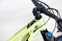 Pivot Switchblade Race - 2022, Medium