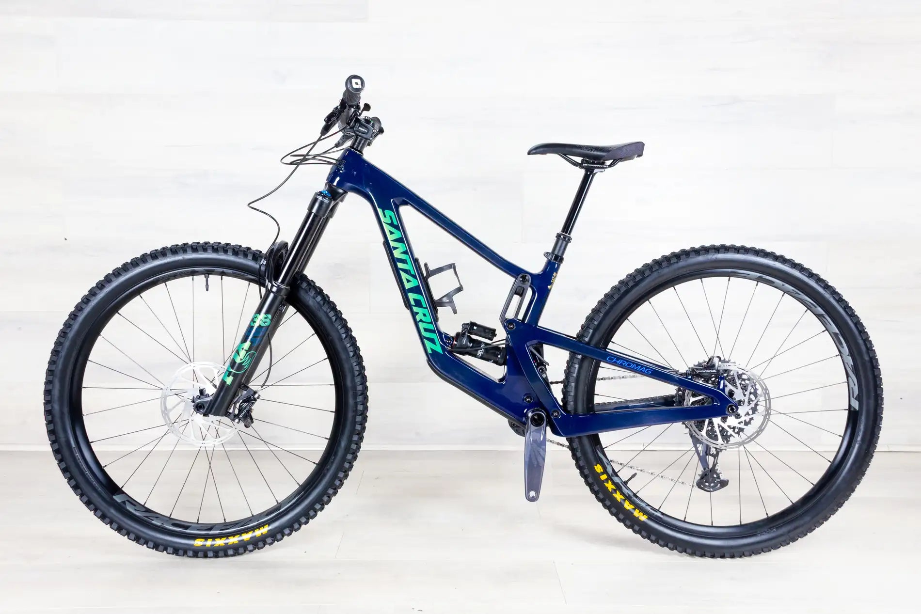 Santa Cruz Megatower C - 2023, Small