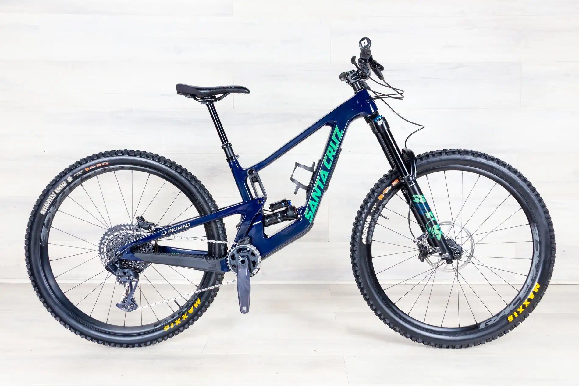Santa Cruz Megatower C - 2023, Small