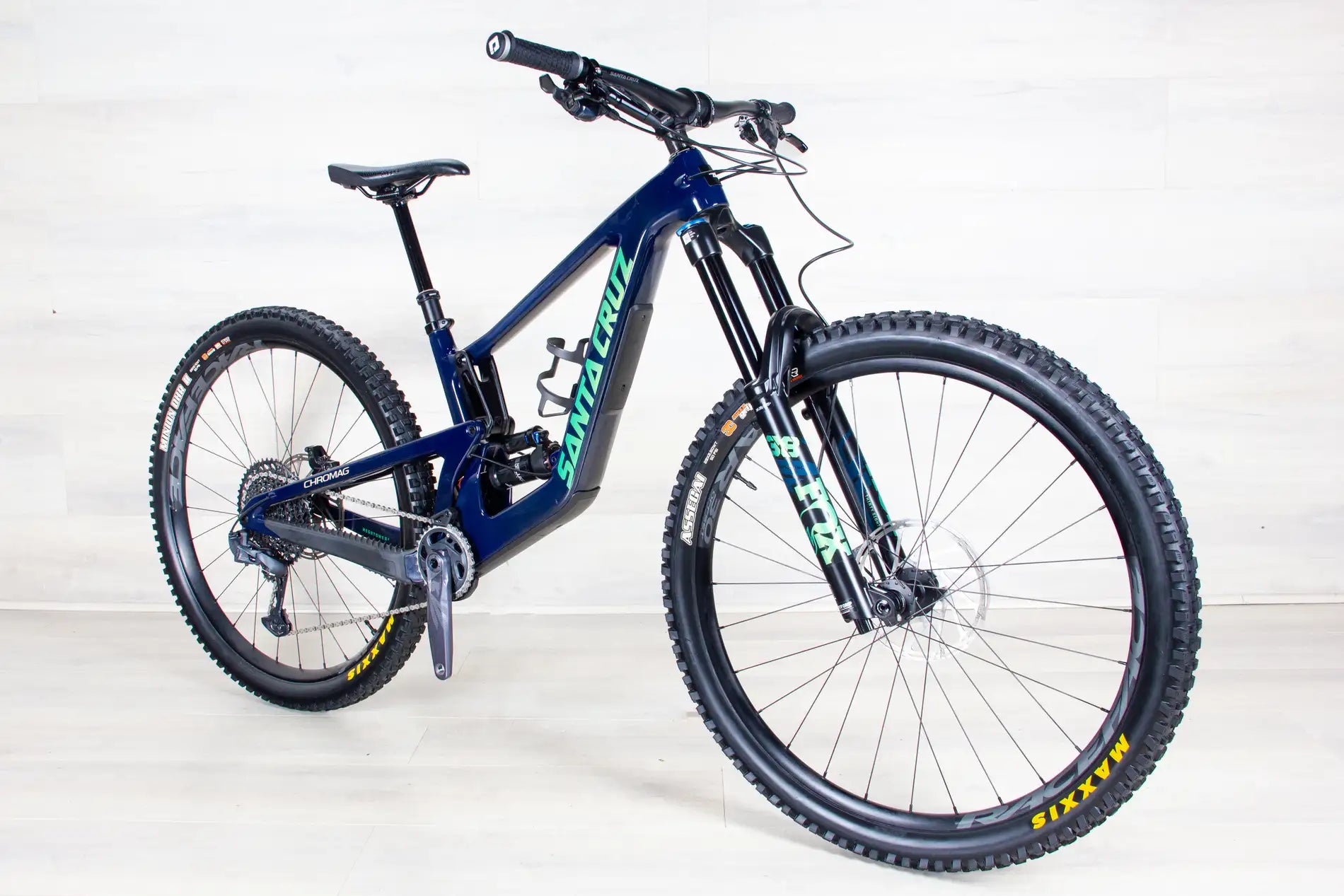 Santa Cruz Megatower C - 2023, Small