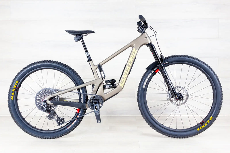 Santa Cruz 5010 CC - 2025, Small
