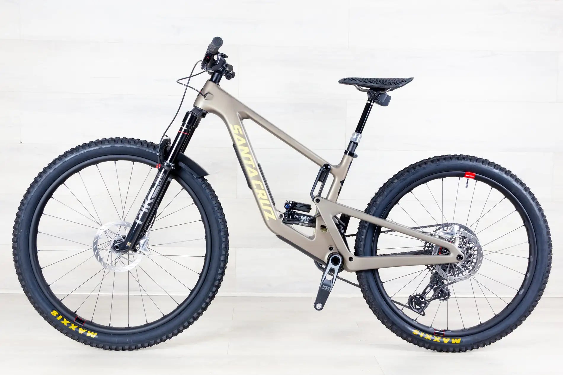 Santa Cruz 5010 CC - 2025, Small