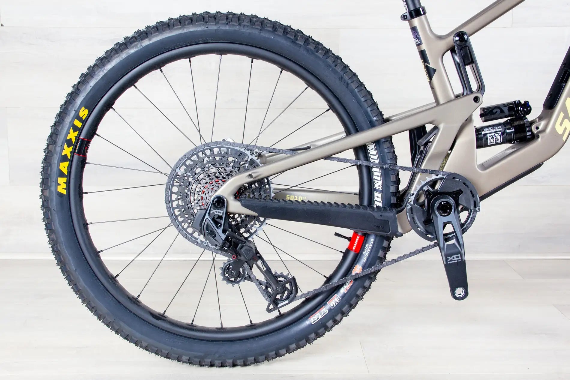 Santa Cruz 5010 CC - 2025, Small