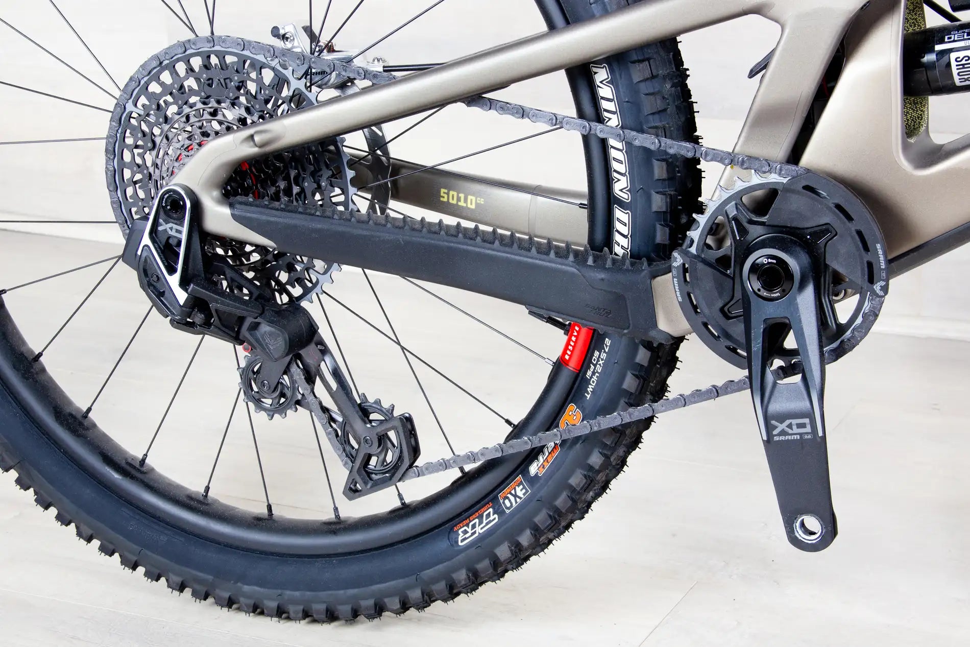 Santa Cruz 5010 CC - 2025, Small