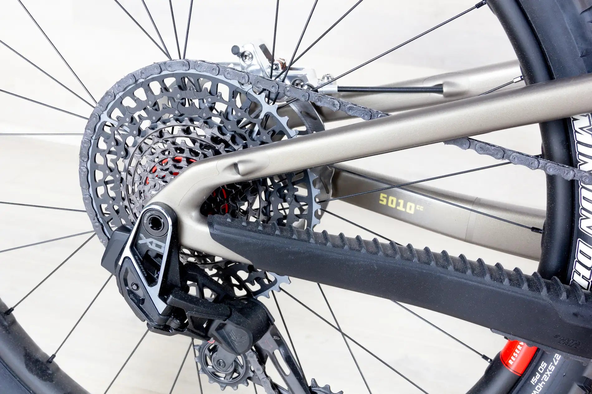 Santa Cruz 5010 CC - 2025, Small