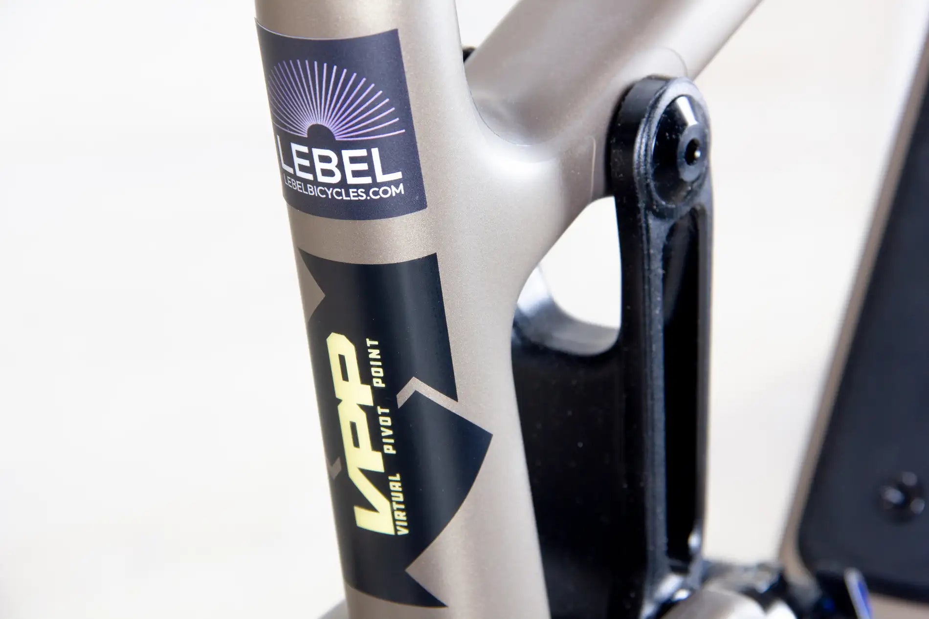 Santa Cruz 5010 CC - 2025, Small