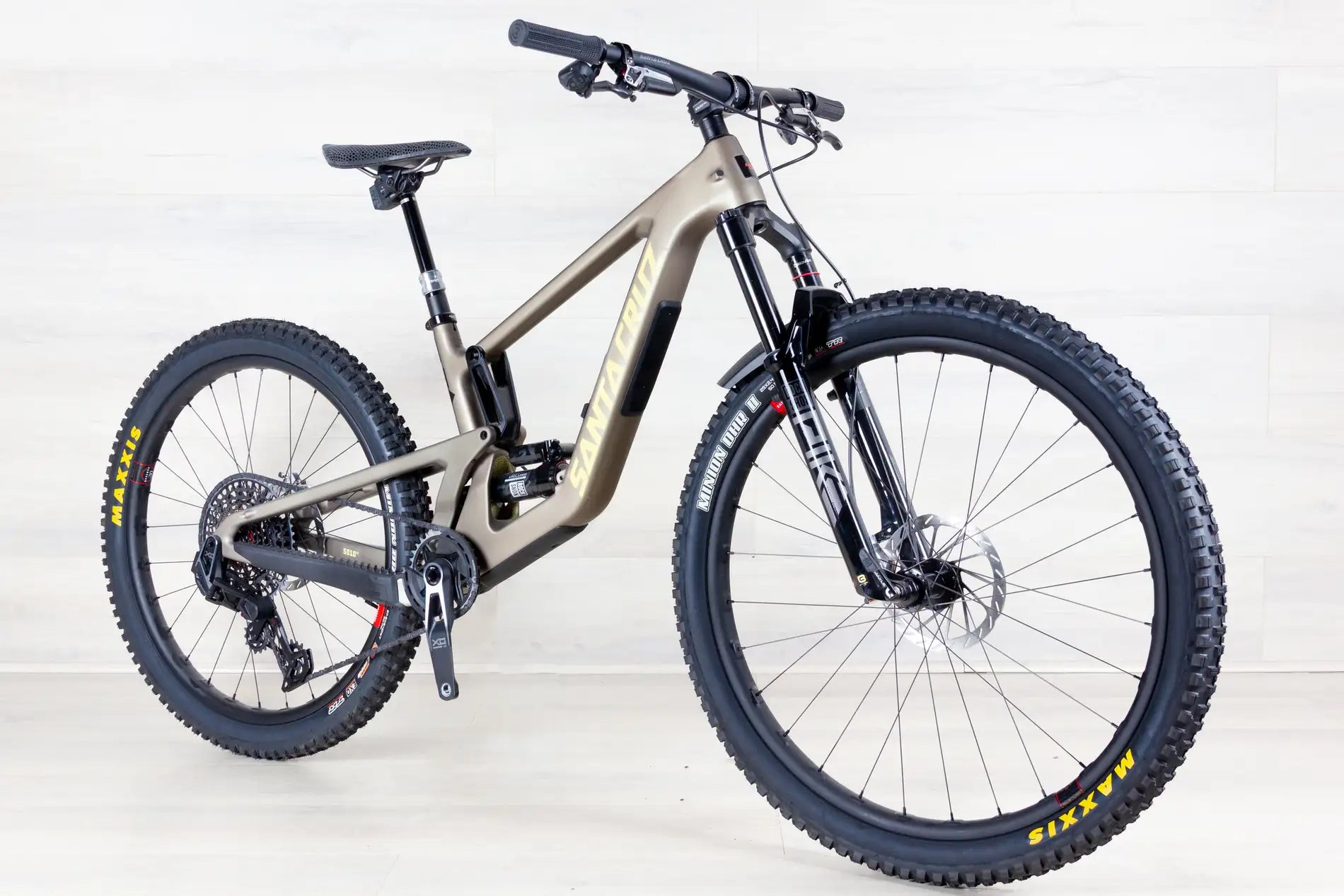 Santa Cruz 5010 CC - 2025, Small