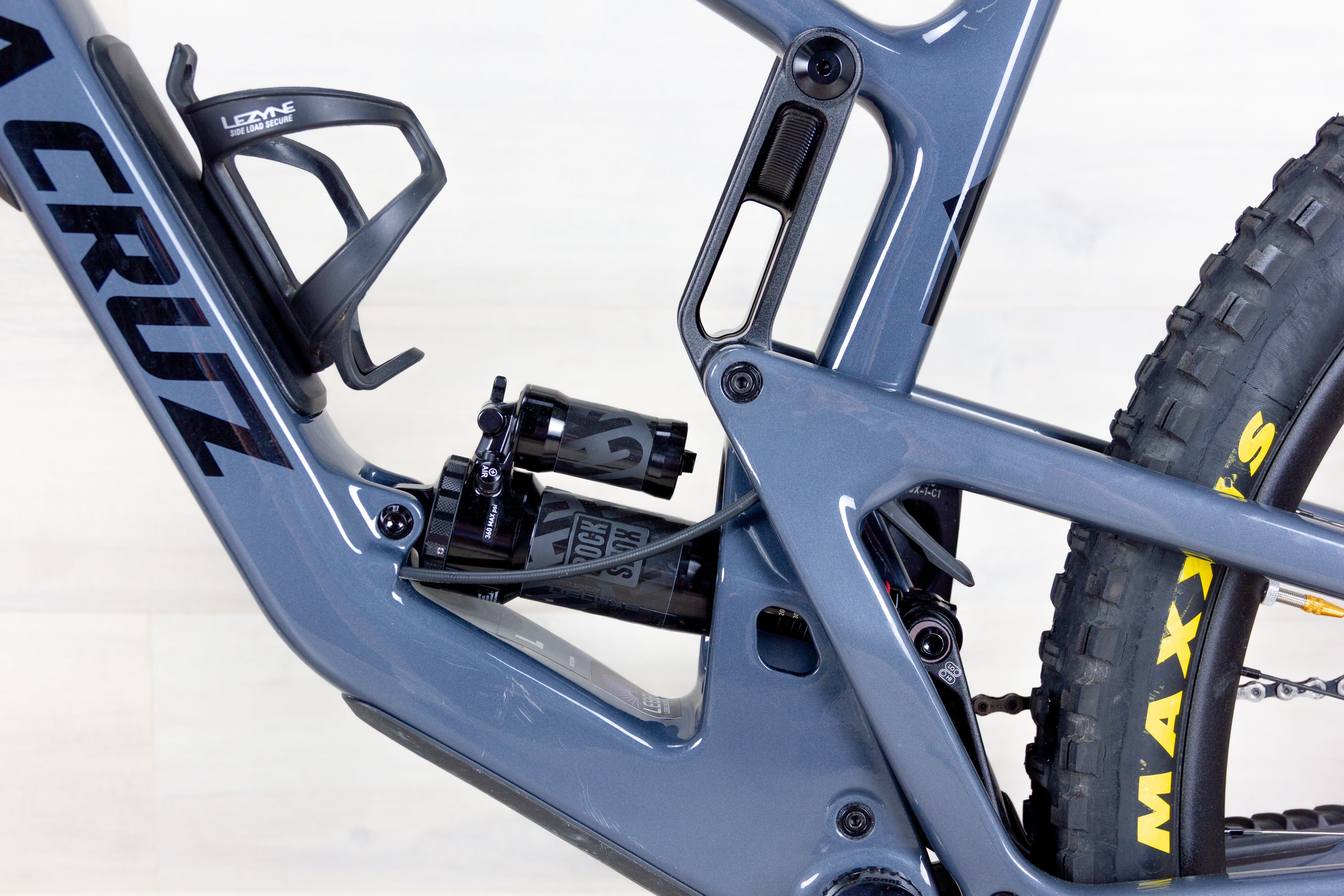 Santa Cruz Hightower C - 2024, Large