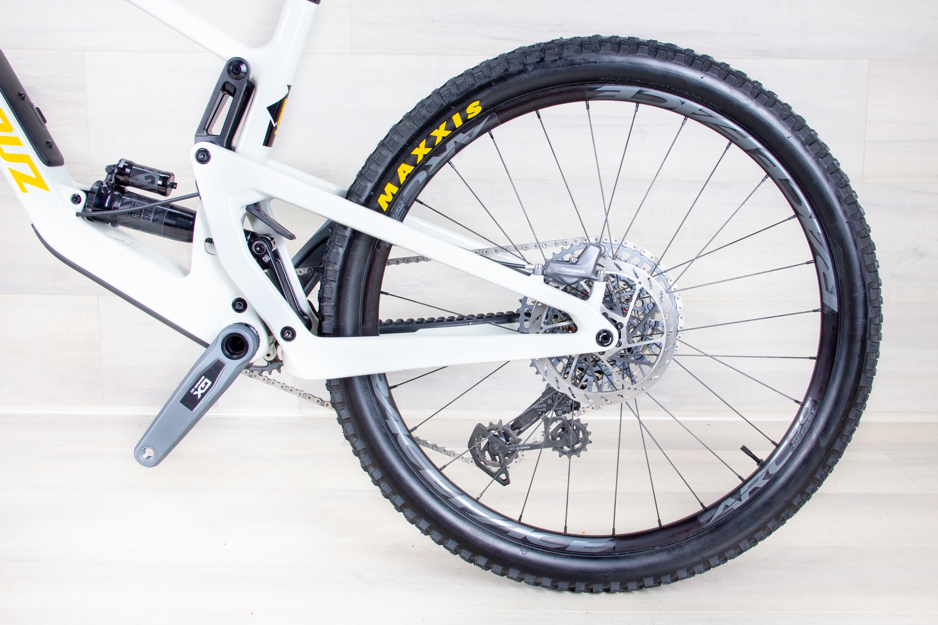 Santa Cruz Bronson C - 2024-25, Large