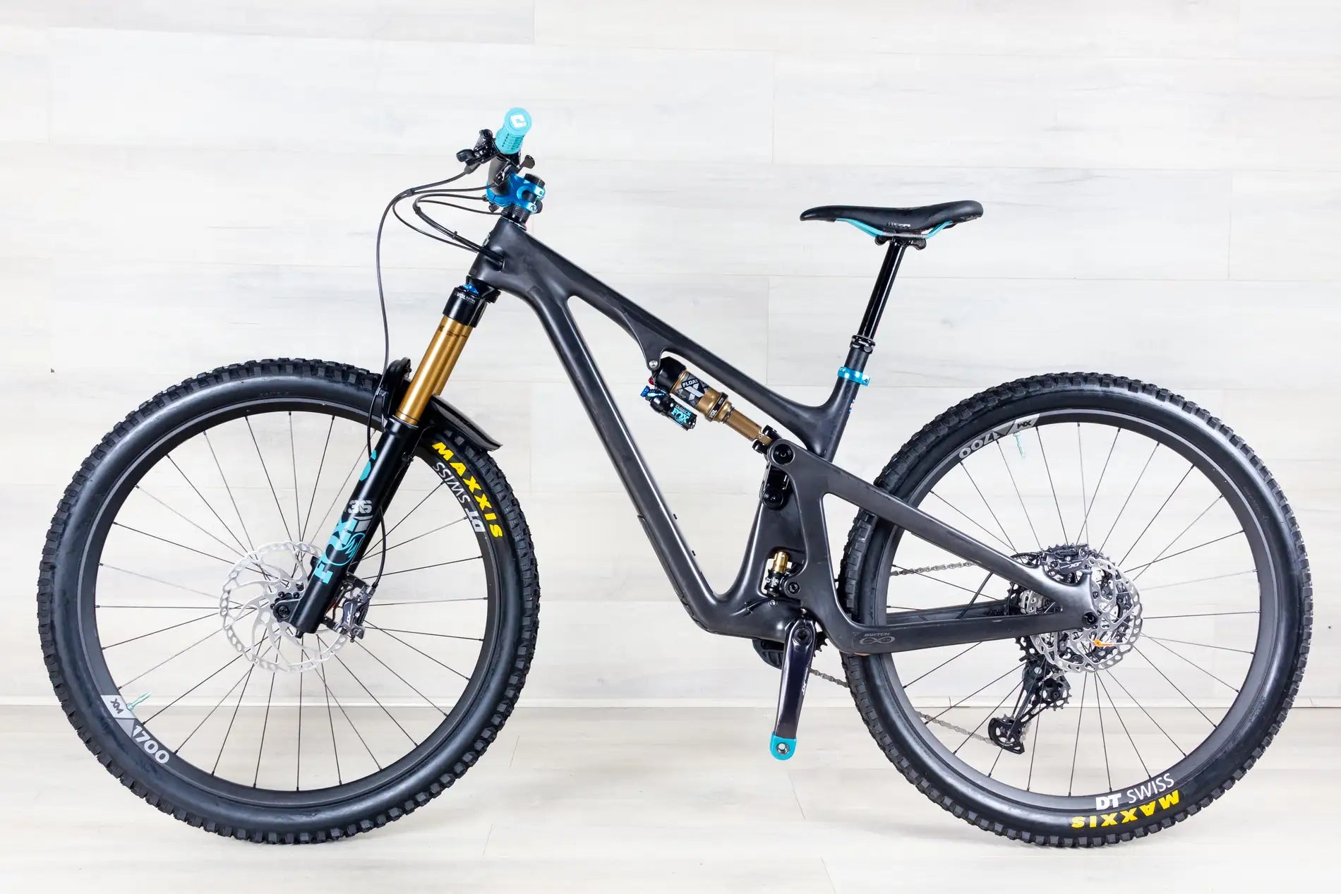 Yeti SB130 Turq Series - 2022, Medium
