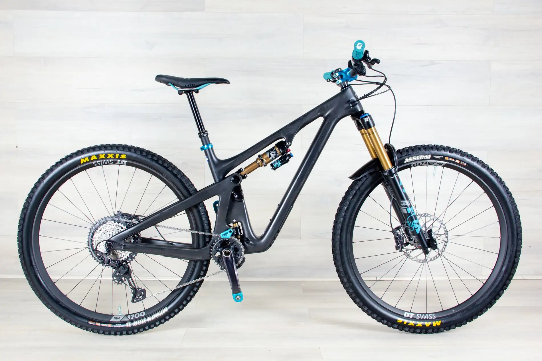 Yeti SB130 Turq Series - 2022, Medium