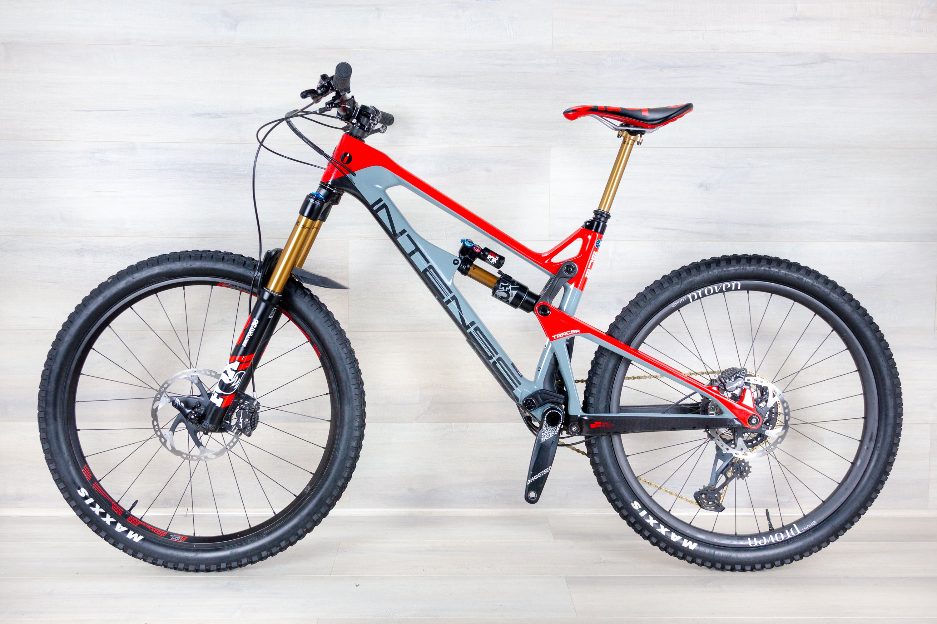 Intense Tracer Pro - 2020, Medium