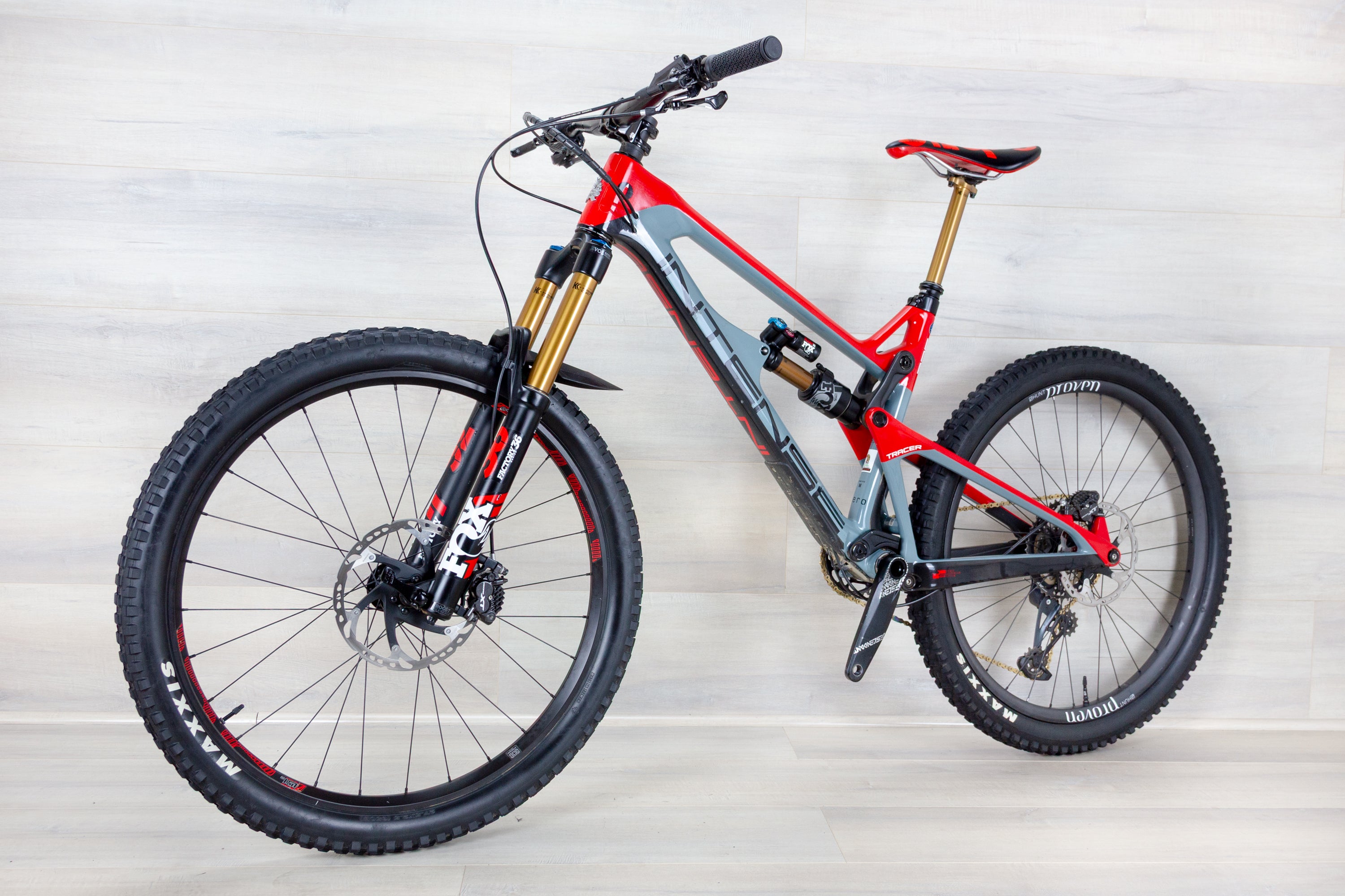 Intense Tracer Pro - 2020, Medium