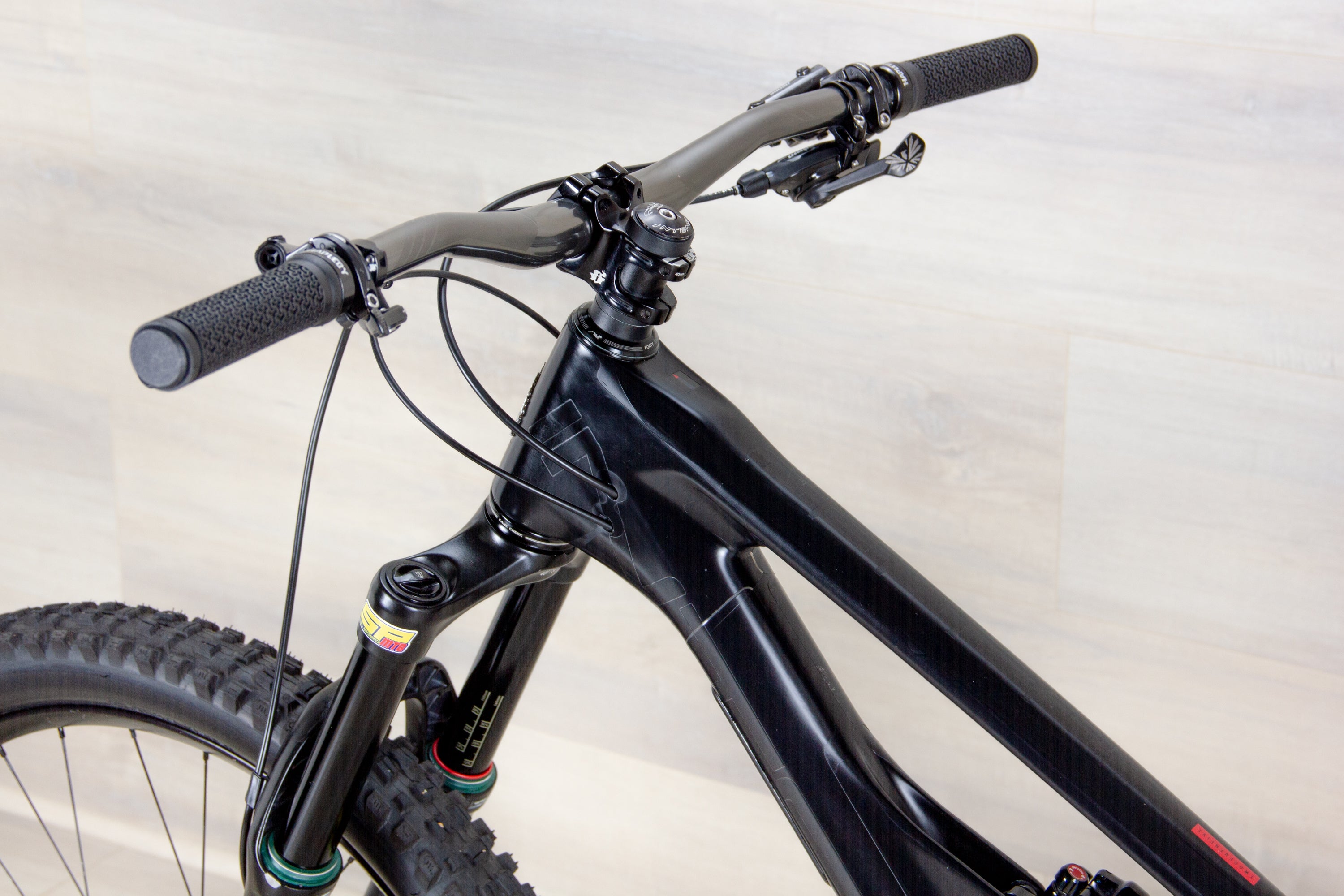 Intense Tracer 275 - 2019, Large