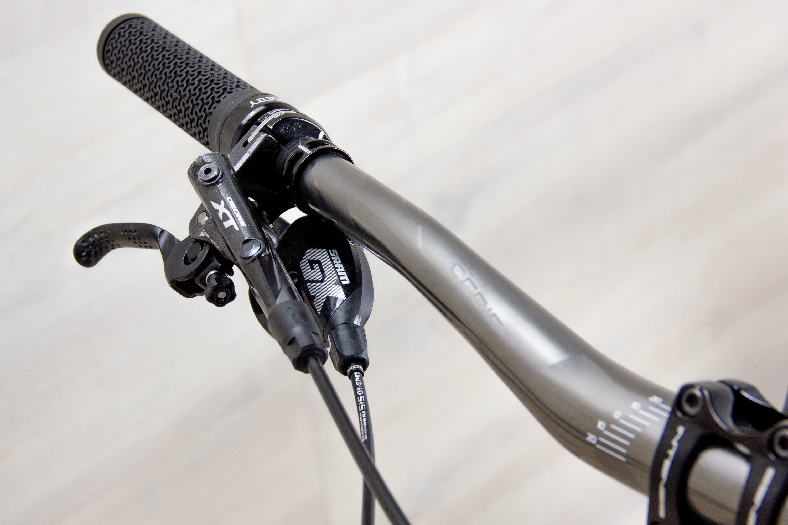 Intense Tracer 275 - 2019, Large